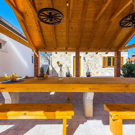 My Dalmatia - Barba With Private Heated Pool 펜션 Skabrnje